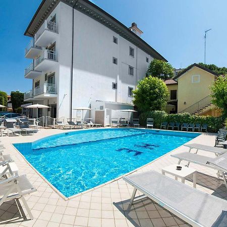 Hotel Embassy Riccione Exterior foto