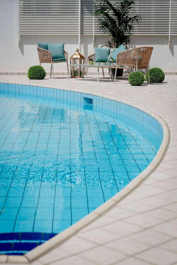 Hotel Embassy Riccione Exterior foto
