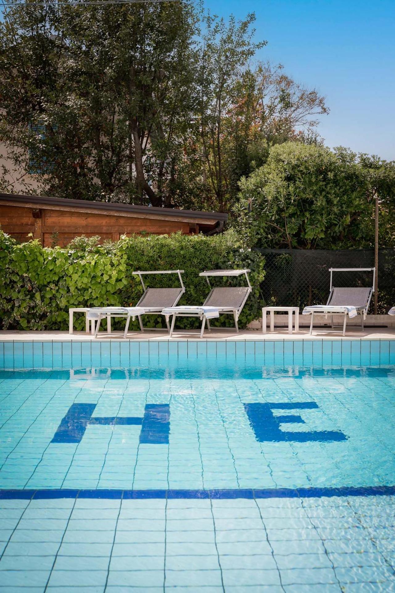 Hotel Embassy Riccione Exterior foto